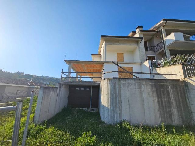 Villa Schiera in vendita a Scaloni, Marche