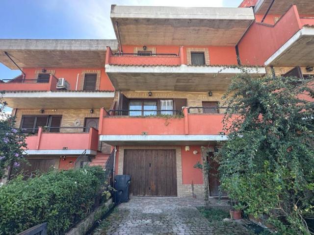 Villa Schiera in vendita a Contrada Praziano, San Valentino in Abruzzo Citeriore