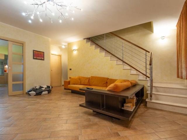 Villa Schiera in vendita a Contrada Praziano, San Valentino in Abruzzo Citeriore