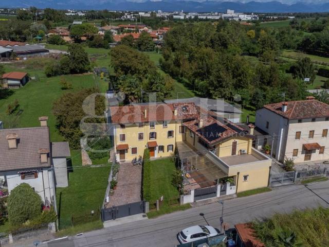 Villa Schiera in vendita a Rosa, San Vito Al Tagliamento