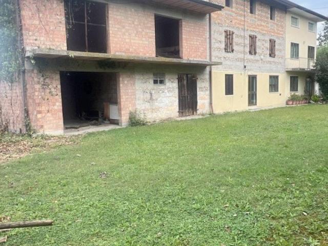 Villa Schiera in vendita a Gleris, San Vito al Tagliamento / San Vît dal Tiliment