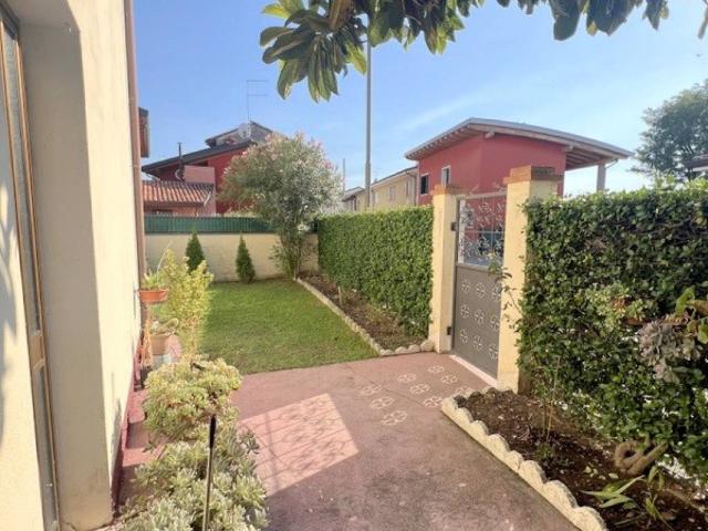 Villa Schiera in vendita a Rosa, San Vito Al Tagliamento
