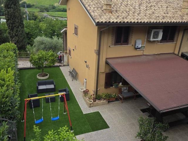 Villa Schiera in vendita a San Vito Chietino, Abruzzo