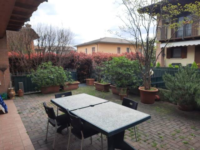 Villa Schiera in vendita a San Zeno Naviglio, Lombardia