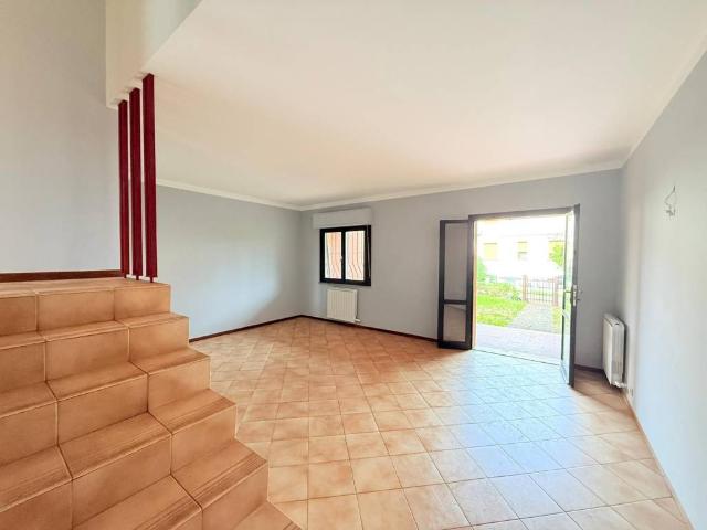 Villa Schiera in vendita a San Zeno Naviglio, Lombardia