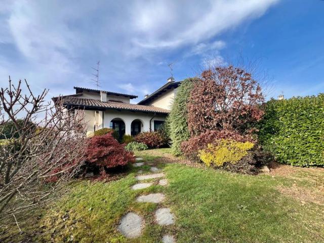 Villa Schiera in vendita a Piemonte, Biella