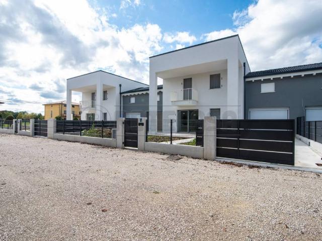 Villa Schiera in vendita a Santa Giustina In Colle, Veneto