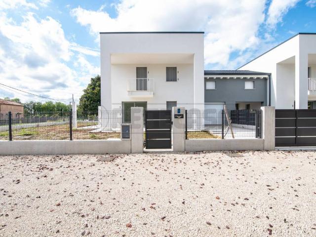 Villa Schiera in vendita a Santa Giustina In Colle, Veneto