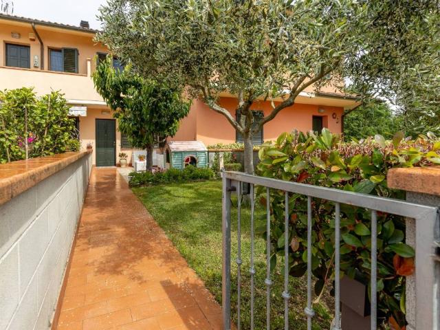 Villa Schiera in vendita a Santa Maria A Monte, Toscana