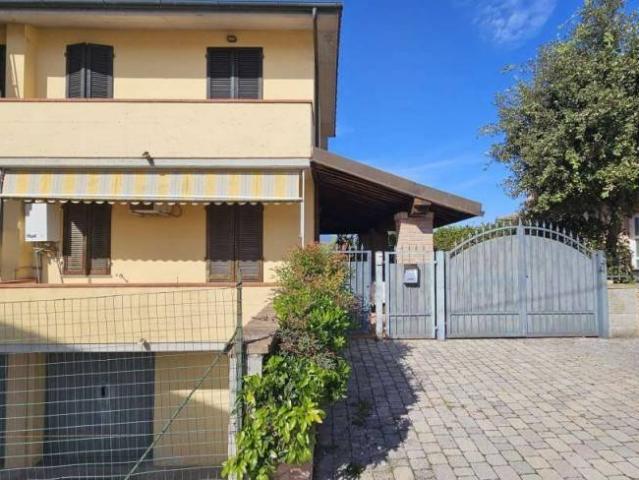 Villa Schiera in vendita a Santa Maria A Monte, Toscana