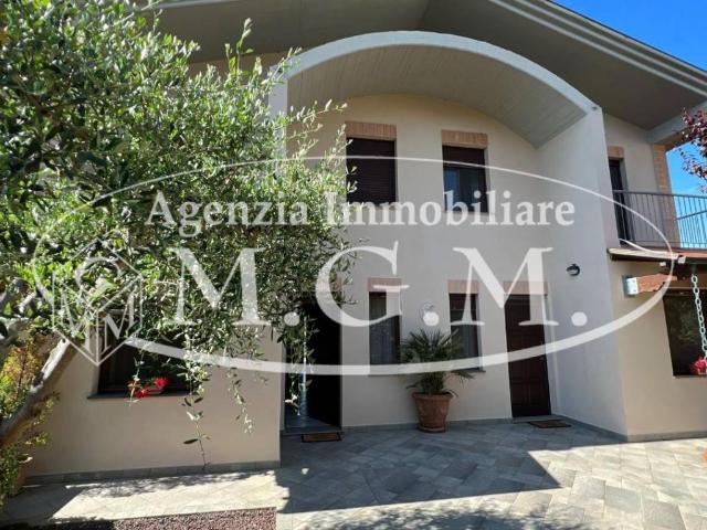 Villa Schiera in vendita a Santa Maria A Monte, Toscana