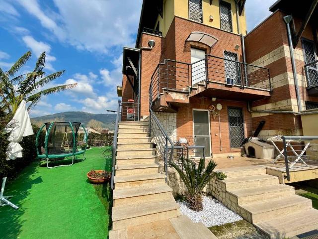 Villa Schiera in vendita a Santa Maria A Vico, Campania