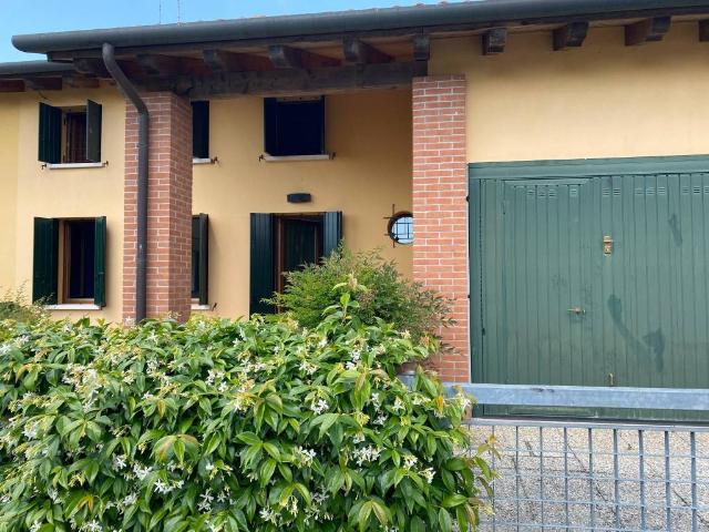 Villa Schiera in vendita a Caselle de' Ruffi, Villanova Di Camposanpiero