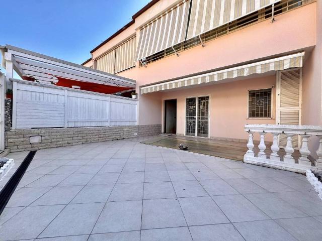 Villa Schiera in vendita a Colfiorito, Roma Capitale