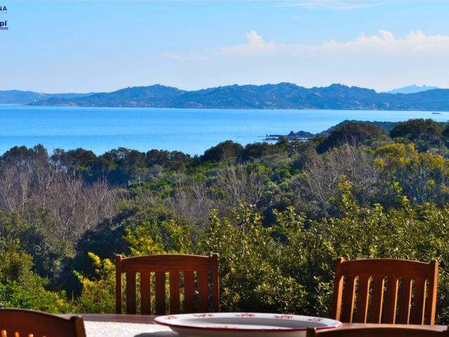Villa Schiera in vendita a Valle dell'Erica, Santa Teresa Gallura