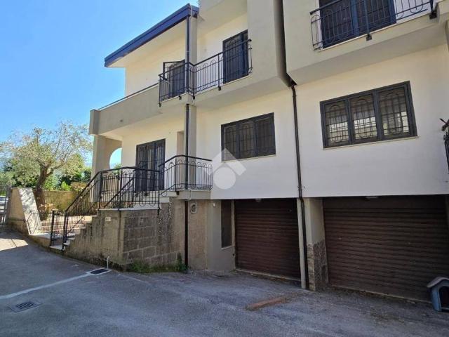Villa Schiera in vendita a Centro Storico, Sant'agata De' Goti