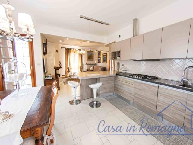 Villa Schiera in vendita a Unione di comuni Valmarecchia, Santarcangelo Di