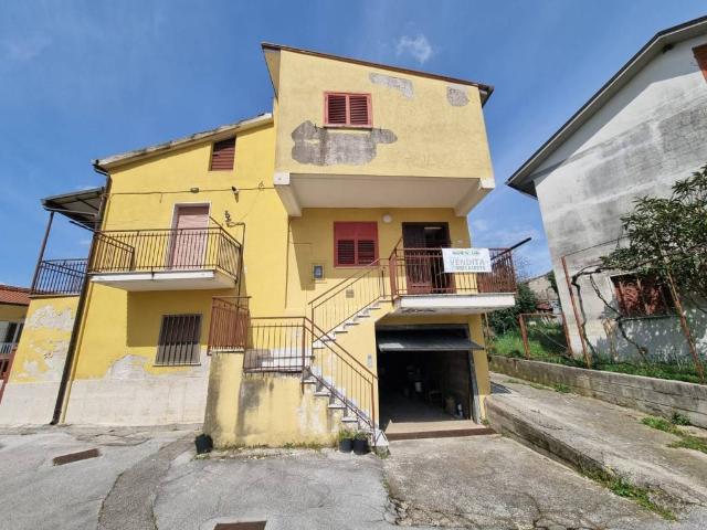 Villa Schiera in vendita a Santo Stefano Del Sole, Campania