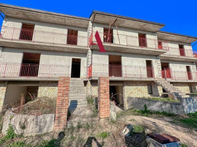 Villa Schiera in vendita a Santo Stefano Del Sole, Campania