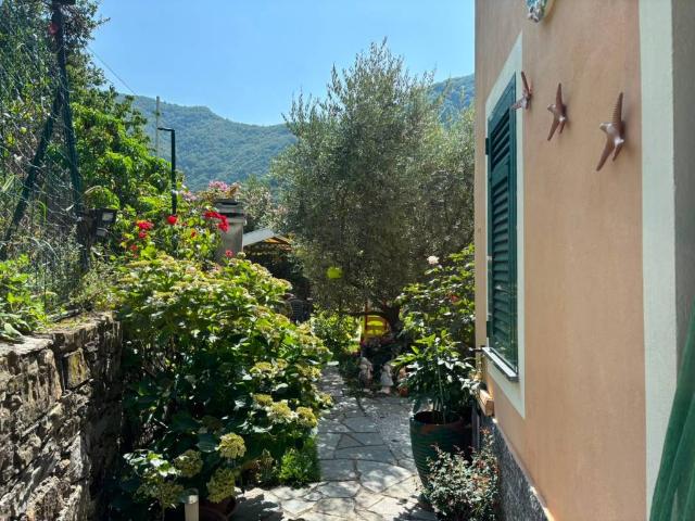 Villa Schiera in vendita a Sant'olcese, Liguria