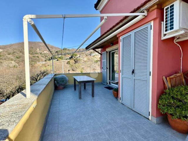 Villa Schiera in vendita a Sant'olcese, Liguria