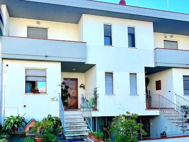 Villa Schiera in vendita a Unione dei Comuni della Val Vibrata, Sant'omero