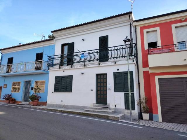 Villa Schiera in vendita a Unione dei Comuni della Val Vibrata, Sant'omero