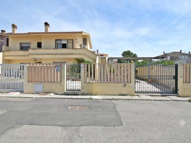 Villa Schiera in vendita a Sardara, Sardigna/Sardegna