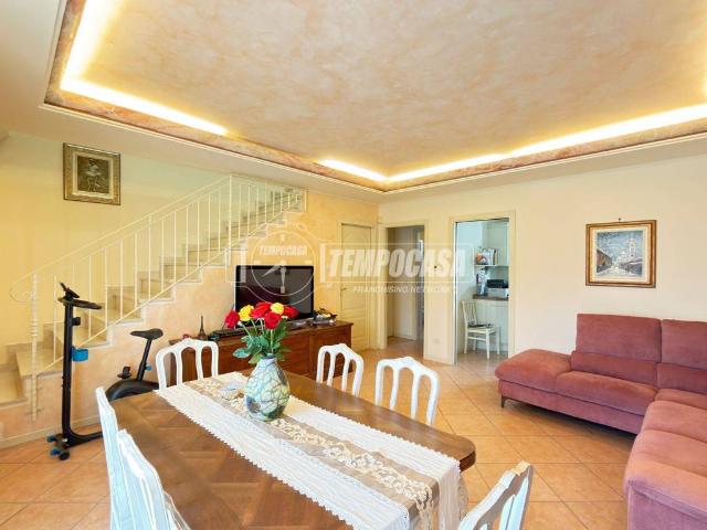 Villa Schiera in vendita a Sarnico, Bergamo
