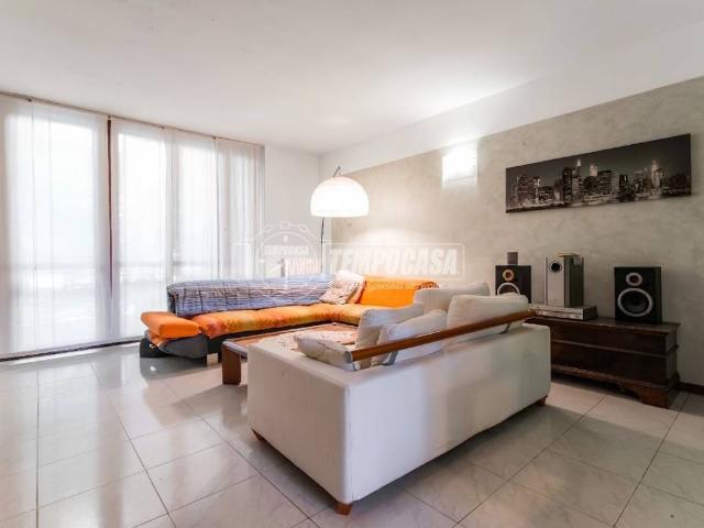 Villa Schiera in vendita a Villaggio Matteotti, Saronno