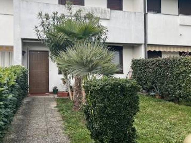 Villa Schiera in vendita a Cassina Ferrara, Saronno