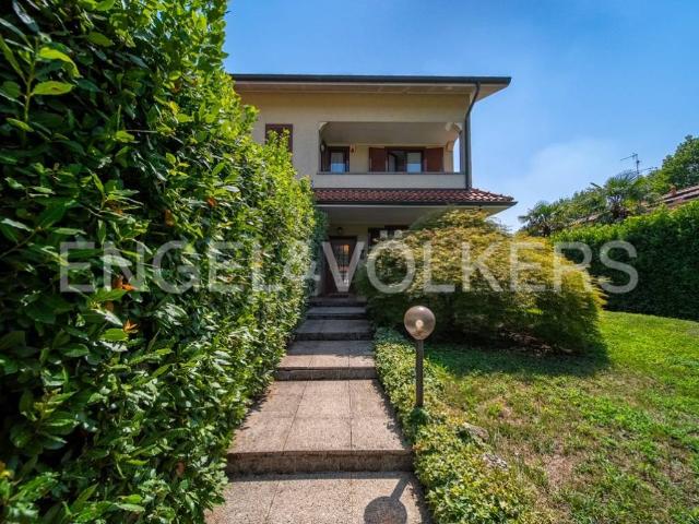 Villa Schiera in vendita a Campo Sportivo-Colombara, Saronno