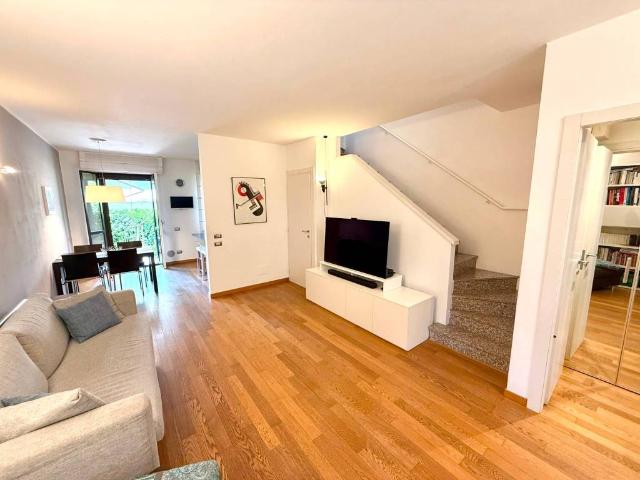 Villa Schiera in vendita a Cassina Ferrara, Saronno