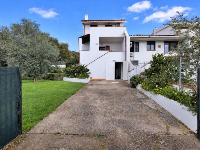 Villa Schiera in vendita a Sarroch, Sardigna/Sardegna