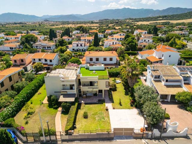 Villa Schiera in vendita a Pula, Sardigna/Sardegna