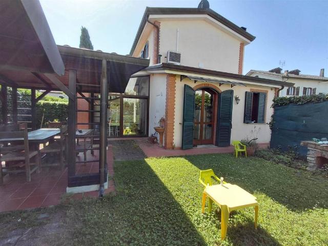 Villa Schiera in vendita a Sarzana, Liguria