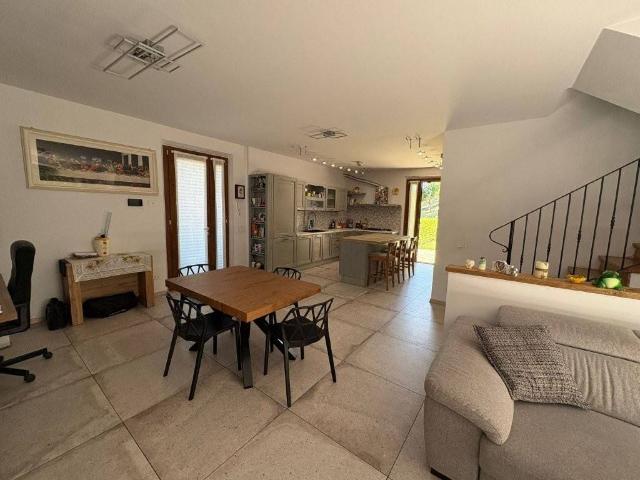 Villa Schiera in vendita a Unione dei comuni del Distretto Ceramico, Sassuolo