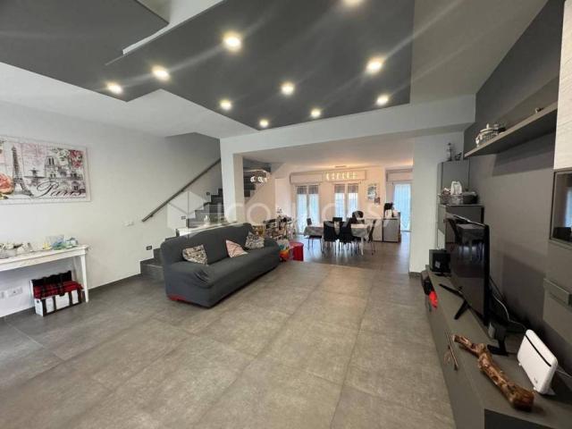 Villa Schiera in vendita a Unione dei comuni del Distretto Ceramico, Sassuolo