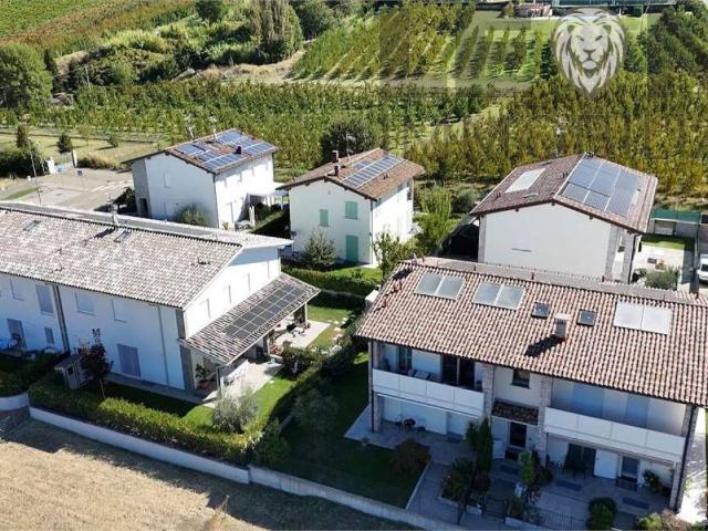 Villa Schiera in vendita a Mulino di Savignano, Savignano sul Panaro