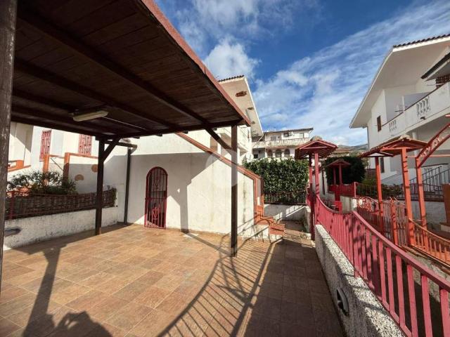 Villa Schiera in vendita a Centro Storico, Calabria