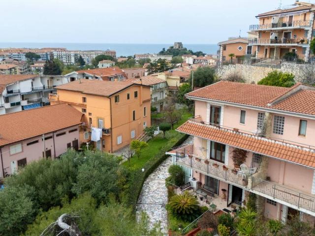 Villa Schiera in vendita a Monticello, Calabria