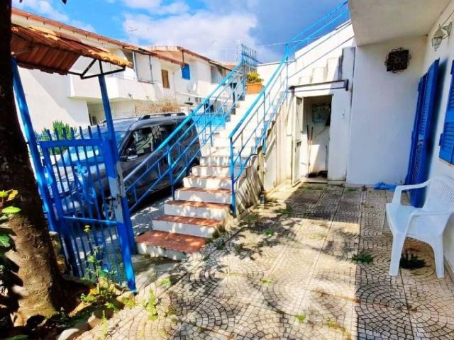 Villa Schiera in vendita a La Petrosa, Calabria