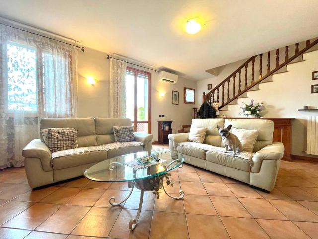 Villa Schiera in vendita a Tresinaro - Secchia, Re