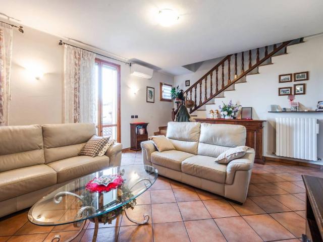 Villa Schiera in vendita a Tresinaro - Secchia, Re