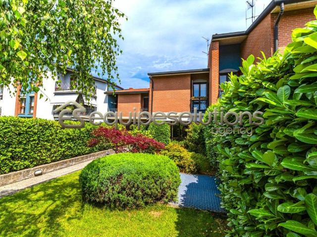 Villa Schiera in vendita a Cascina Uccellanda, Scanzorosciate