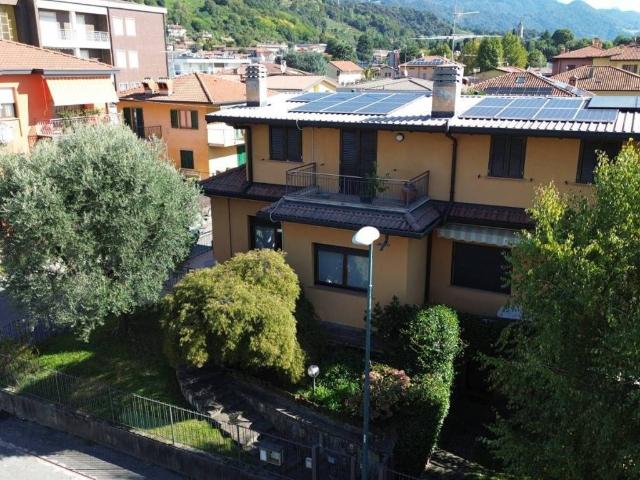 Villa Schiera in vendita a Cascina Uccellanda, Scanzorosciate
