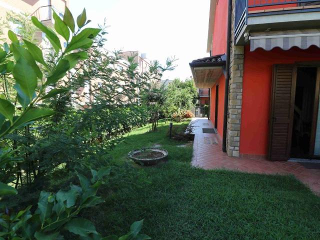 Villa Schiera in vendita a Rosciate, Scanzorosciate