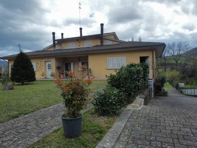 Villa Schiera in vendita a Scheggia e Pascelupo, Scheggia