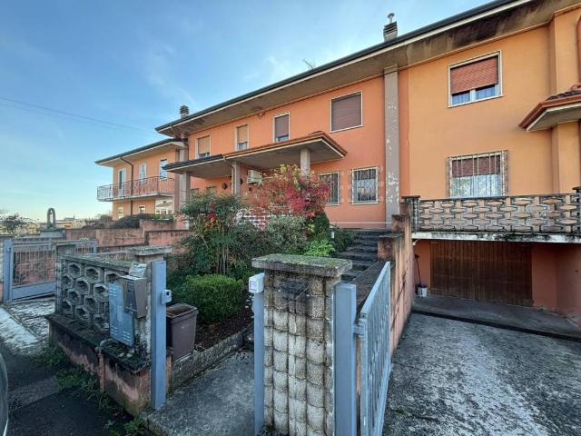 Villa Schiera in vendita a Unione dei comuni Isola Mantovana, Schivenoglia