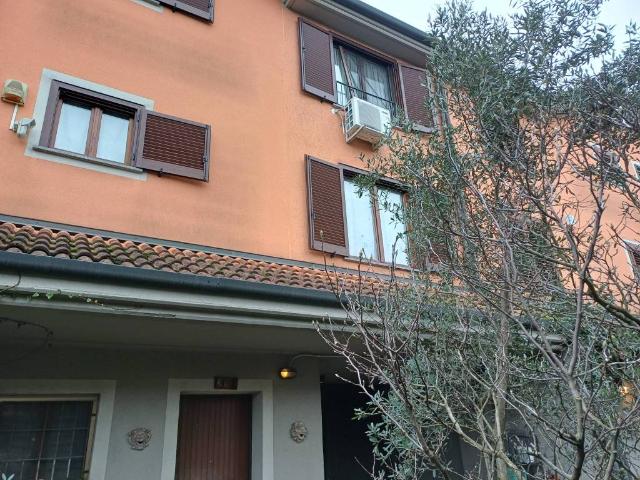 Villa Schiera in vendita a Lavanderie, Segrate